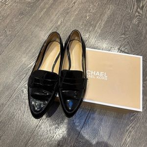 Michael Kors Shinning Leather Loafers